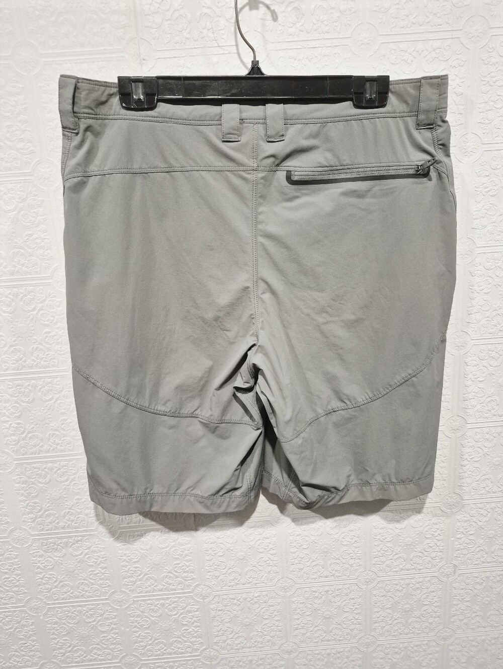 The North Face Men's Wander Light Gray Athletic Shorts - Picture 3 of 7
